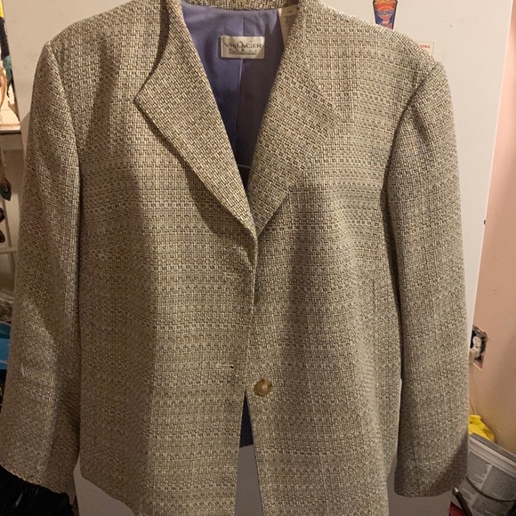 Blazer - Picture 4 of 4